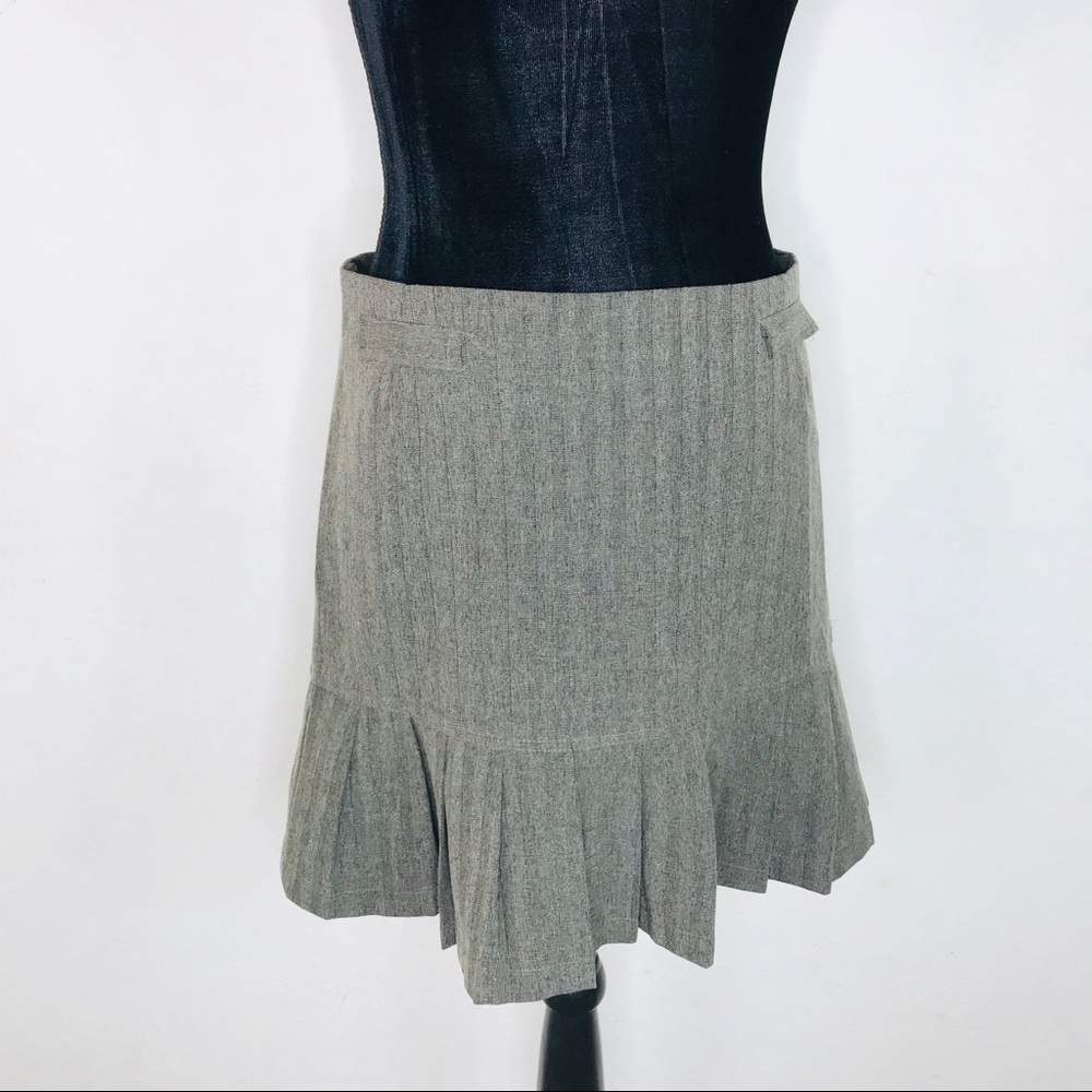 Pleated Skirt Zip Up Back Size Medium